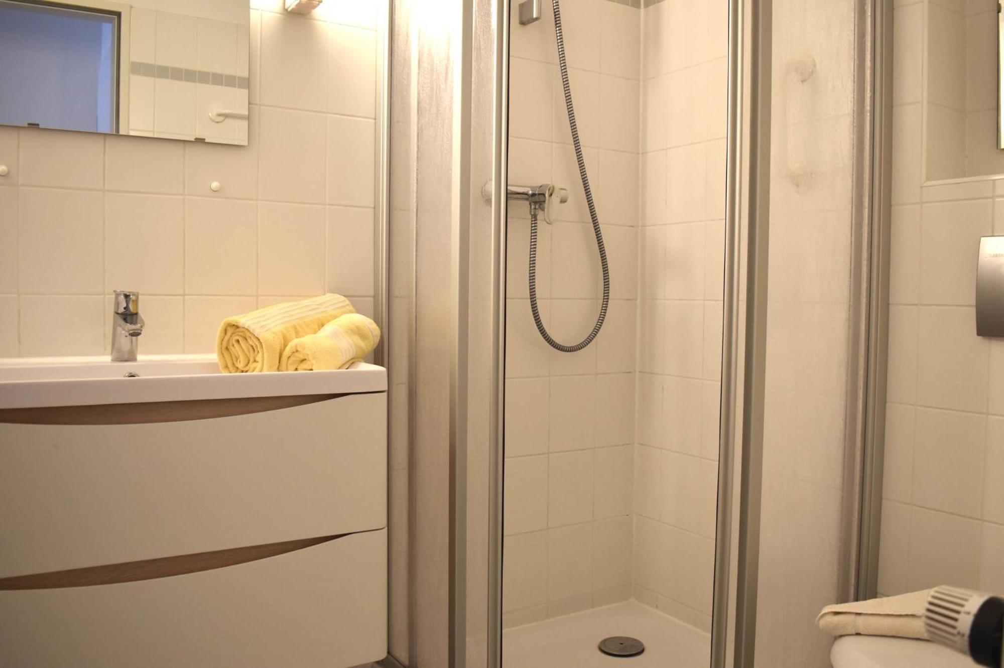 Resi E04 Apartment Prerow Luaran gambar